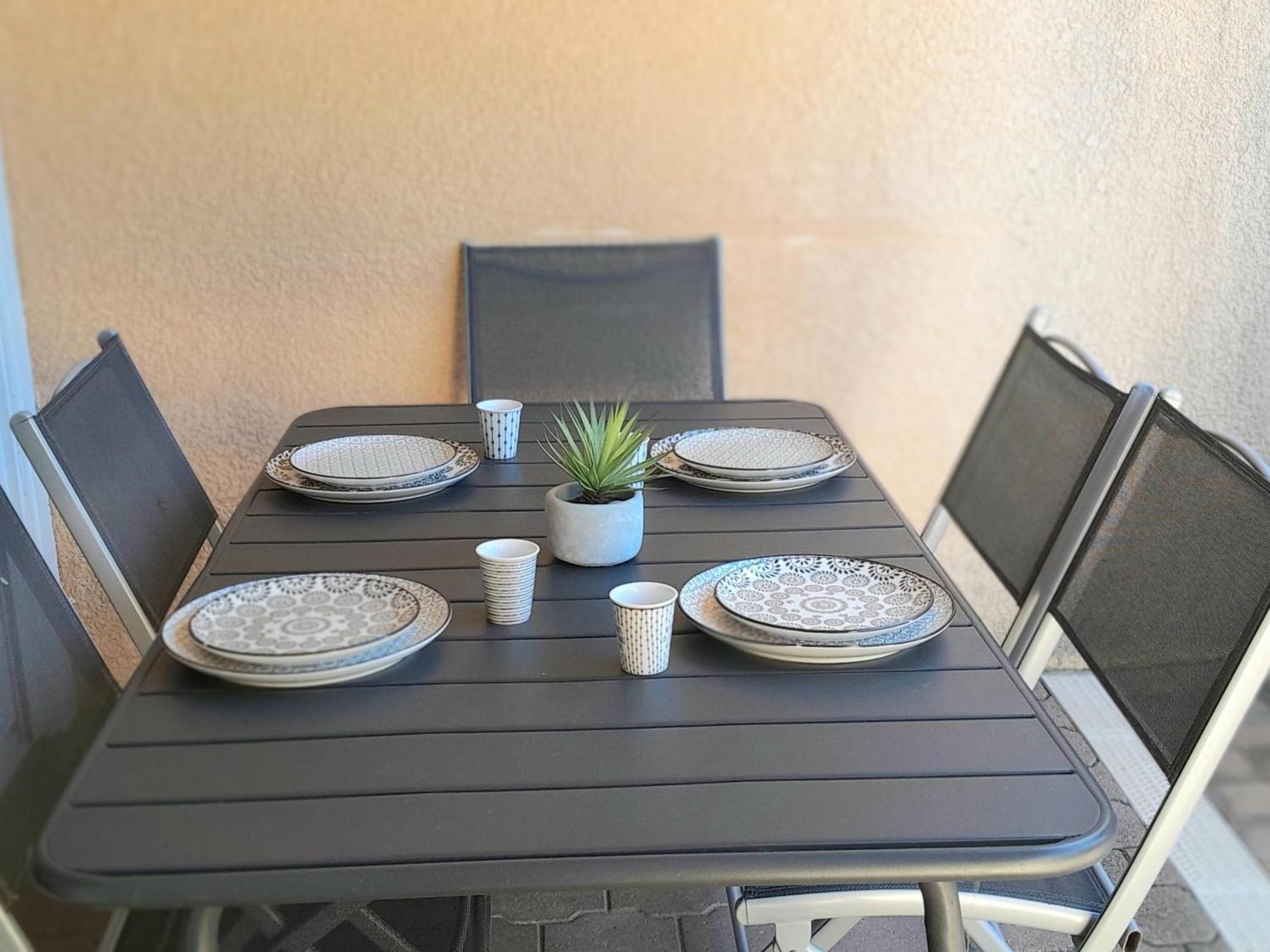 Charmante Villa Patio Avec Terrasse : Proche Plages Et Centre, Ideale Pour 4 Personnes - Fr-1-239-789 Capbreton Exterior foto