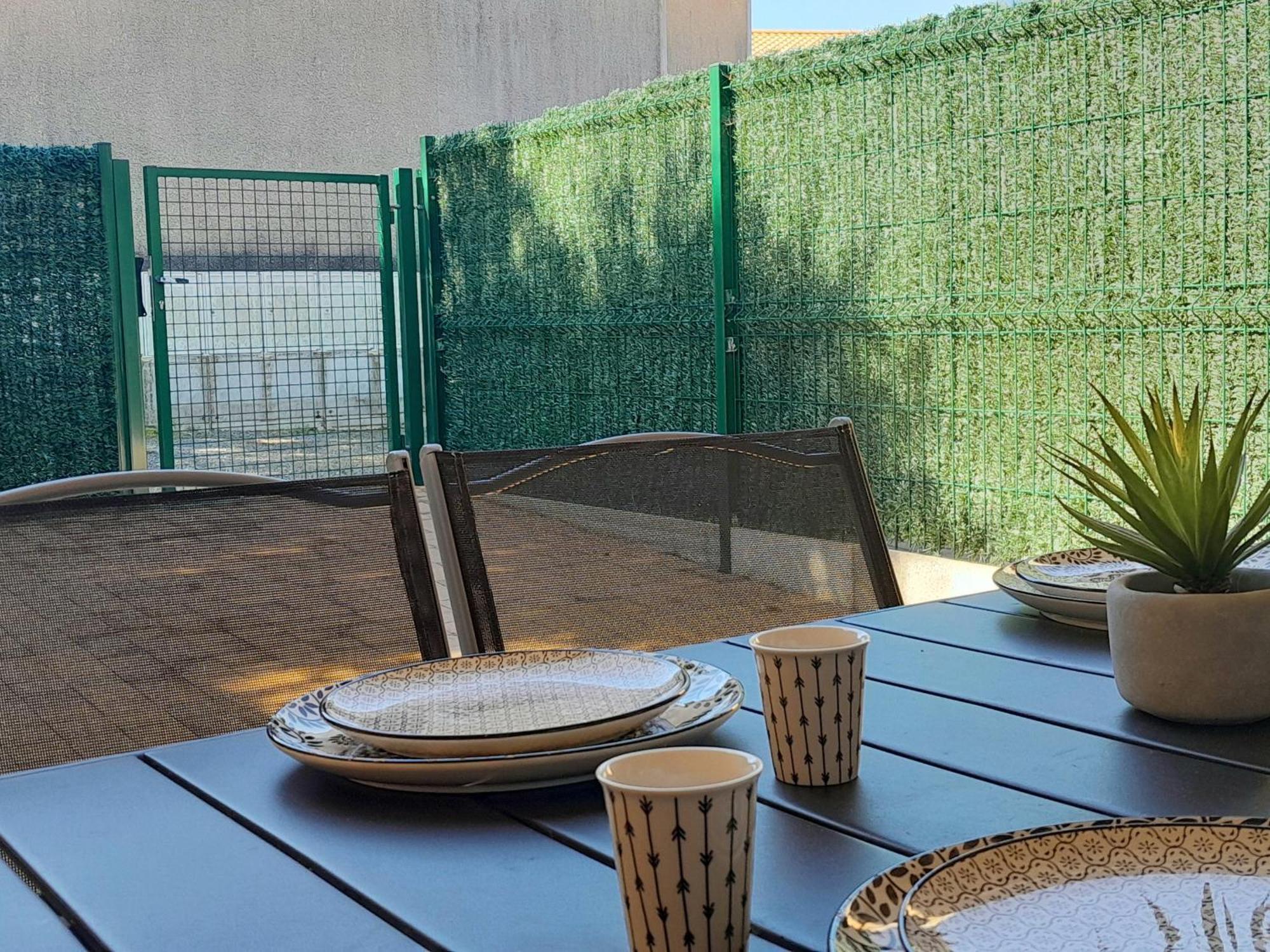 Charmante Villa Patio Avec Terrasse : Proche Plages Et Centre, Ideale Pour 4 Personnes - Fr-1-239-789 Capbreton Exterior foto